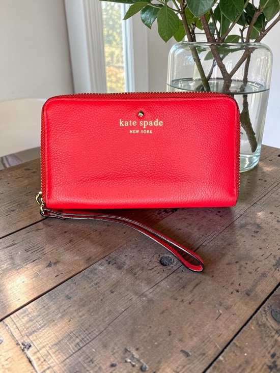 kate spade Handbags - Kate Spade Wristlet Wallet